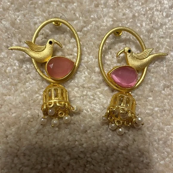 True left and ight costume jewelry earrings of birds with pink jewels and cages - Picture 1 of 3